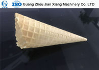 A máquina automática industrial do cone de gelado para fazer o cana-de-açúcar cru, fácil opera-se