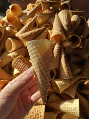 Bom preço. cone de gelado de 1.5kw 3000Kg que faz a instalação do campo da máquina on-line