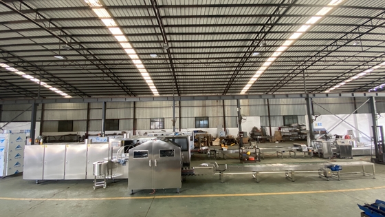 Bom preço. Linha de produção comercial processamento térmico do cone de gelado 3800pcs/H on-line