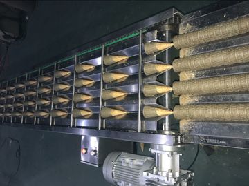 Cone de gelado automatizado que faz a máquina com o controlador do PLC de Schneider