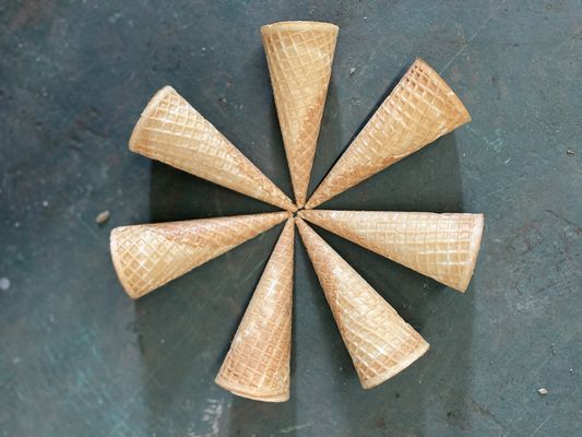 Bom preço. Máquina de fabricação 380V do cone de gelado da eficiência elevada on-line