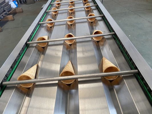 Bom preço. Cone industrial lustrado do waffle do gelado 5000pcs/H que faz a máquina on-line