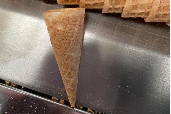 Linha de produção do cone de gelado do PLC 3.37kw 65mm